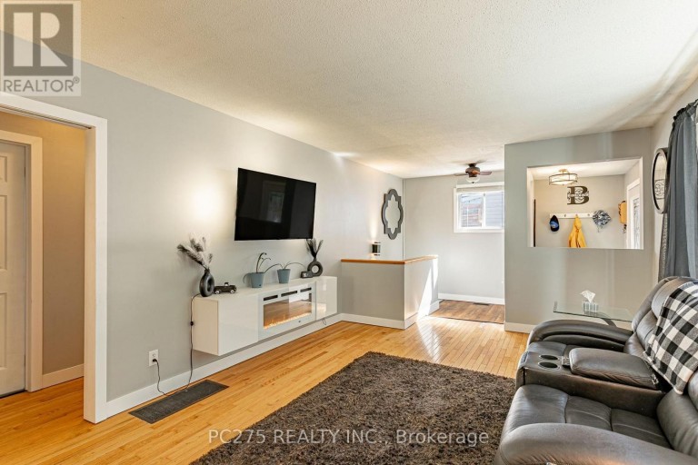 82 CENTRE STREET, Huron East (Seaforth), Ontario, N0K1W0