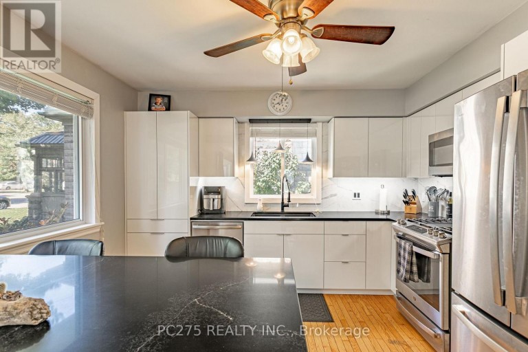82 CENTRE STREET, Huron East (Seaforth), Ontario, N0K1W0