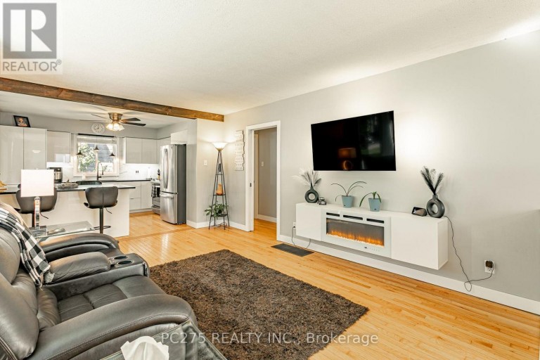 82 CENTRE STREET, Huron East (Seaforth), Ontario, N0K1W0