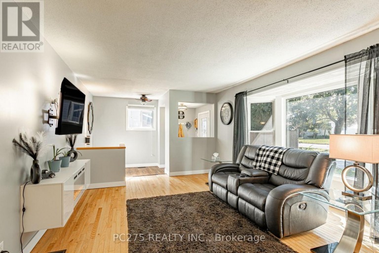 82 CENTRE STREET, Huron East (Seaforth), Ontario, N0K1W0