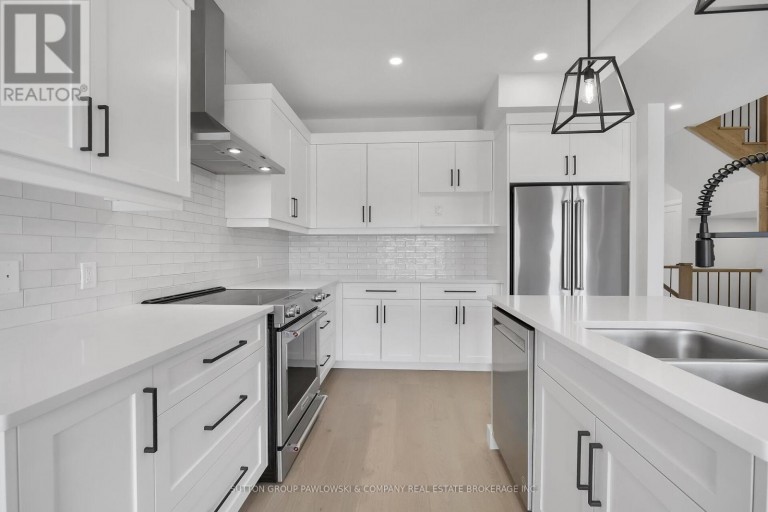 422 OLD WONDERLAND ROAD, London South (South N), Ontario, N6K3R2