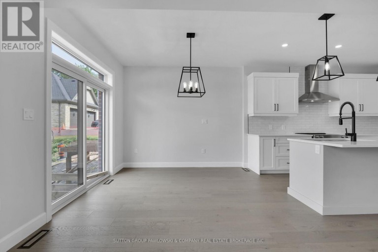422 OLD WONDERLAND ROAD, London South (South N), Ontario, N6K3R2