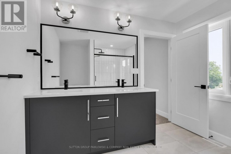 422 OLD WONDERLAND ROAD, London South (South N), Ontario, N6K3R2