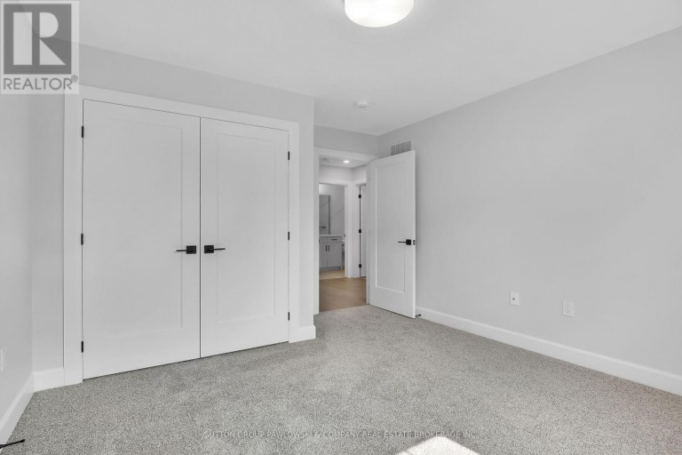 422 OLD WONDERLAND ROAD, London South (South N), Ontario, N6K3R2