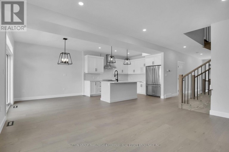 422 OLD WONDERLAND ROAD, London South (South N), Ontario, N6K3R2