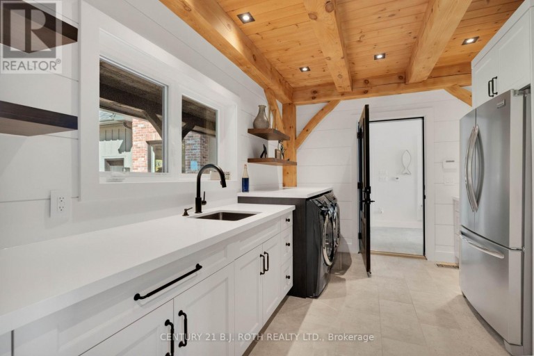 247 LAKESHORE ROAD W, Oro-Medonte (Hawkestone), Ontario, L0L2E0