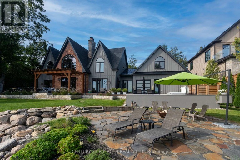 247 LAKESHORE ROAD W, Oro-Medonte (Hawkestone), Ontario, L0L2E0