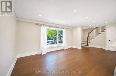 8 CULHAM STREET Oakville (CP College Park) Ontario photo 10