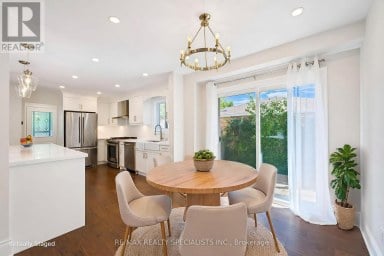 8 CULHAM STREET Oakville (CP College Park) Ontario photo 13
