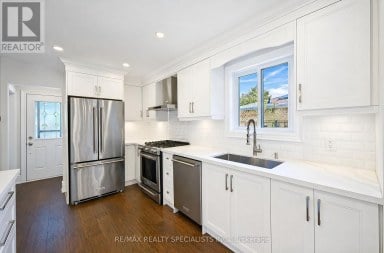 8 CULHAM STREET Oakville (CP College Park) Ontario photo 17