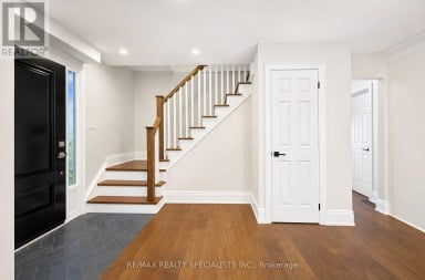 8 CULHAM STREET Oakville (CP College Park) Ontario photo 19