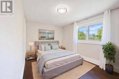 8 CULHAM STREET Oakville (CP College Park) Ontario photo 22