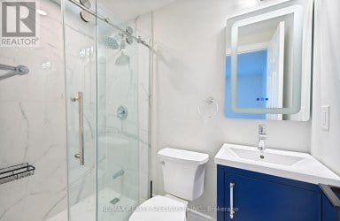 8 CULHAM STREET Oakville (CP College Park) Ontario photo 26