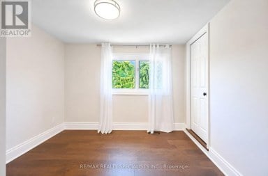 8 CULHAM STREET Oakville (CP College Park) Ontario photo 28