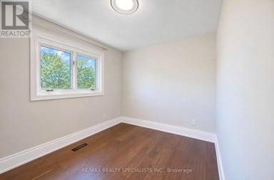 8 CULHAM STREET Oakville (CP College Park) Ontario photo 30