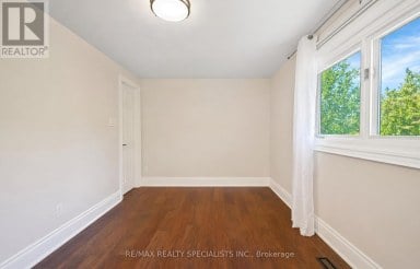8 CULHAM STREET Oakville (CP College Park) Ontario photo 31