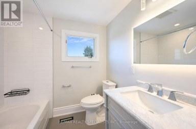 8 CULHAM STREET Oakville (CP College Park) Ontario photo 32
