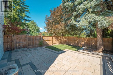 8 CULHAM STREET Oakville (CP College Park) Ontario photo 44