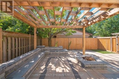 8 CULHAM STREET Oakville (CP College Park) Ontario photo 48