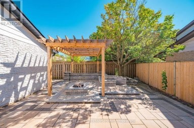 8 CULHAM STREET Oakville (CP College Park) Ontario photo 49