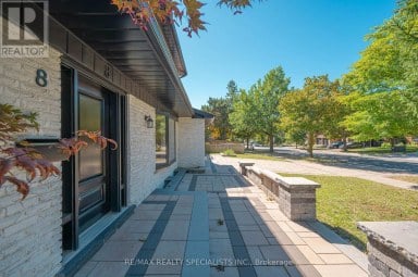 8 CULHAM STREET Oakville (CP College Park) Ontario photo 6