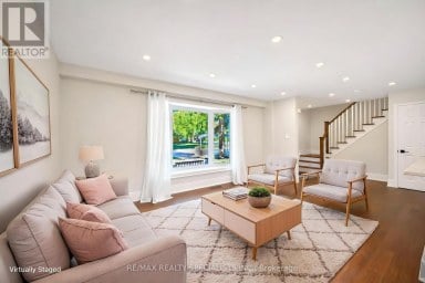 8 CULHAM STREET Oakville (CP College Park) Ontario photo 9