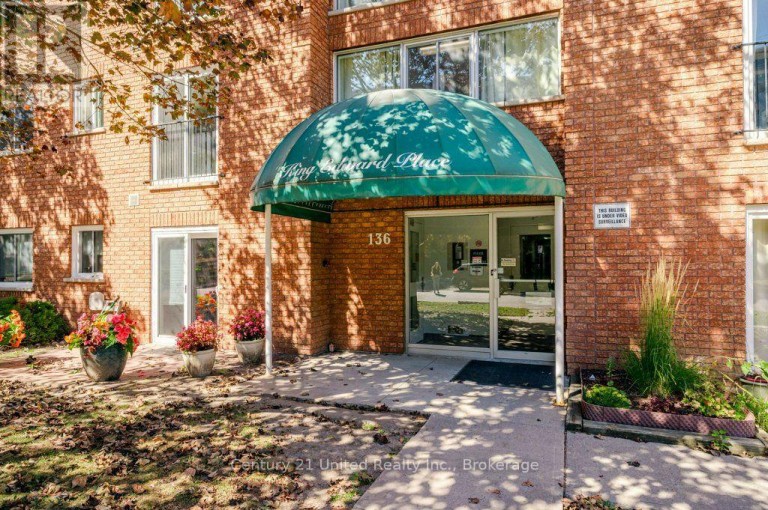 302 - 136 WARE STREET, Peterborough (Town Ward 3), Ontario, K9J2B8