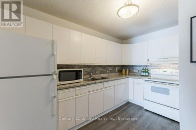 302 - 136 WARE STREET Peterborough (Town Ward 3) Ontario photo 10