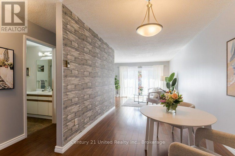 302 - 136 WARE STREET, Peterborough (Town Ward 3), Ontario, K9J2B8