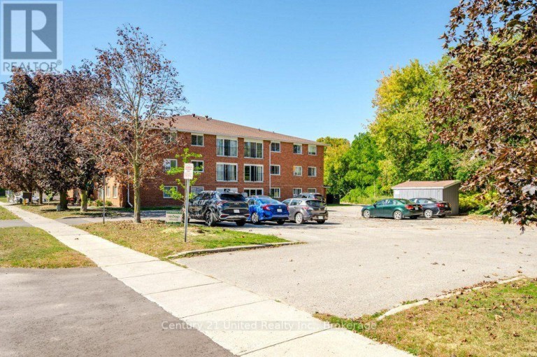302 - 136 WARE STREET, Peterborough (Town Ward 3), Ontario, K9J2B8