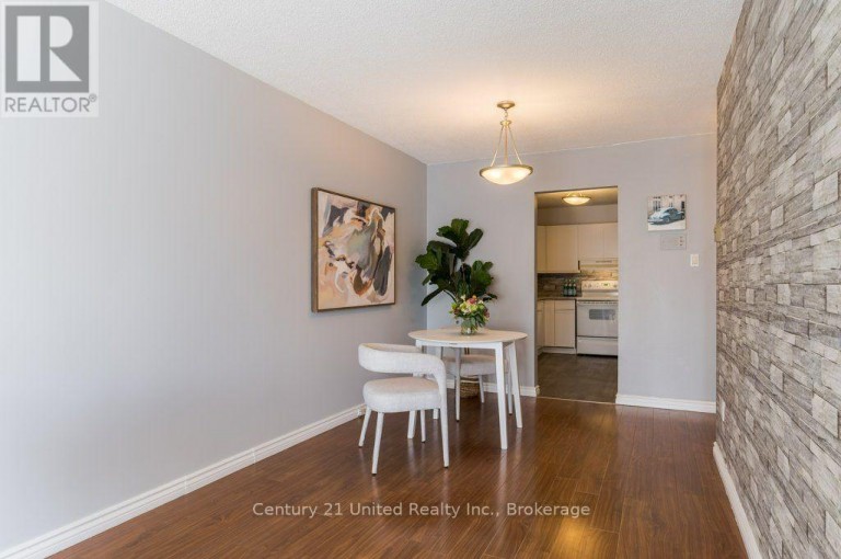302 - 136 WARE STREET, Peterborough (Town Ward 3), Ontario, K9J2B8