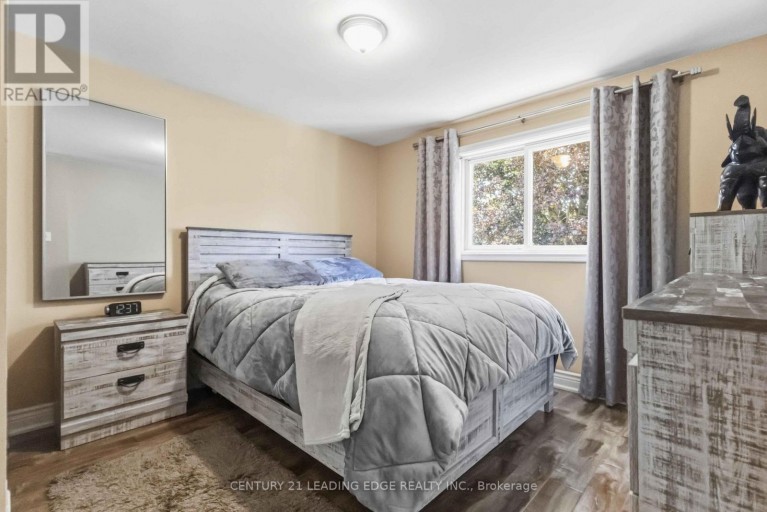 1128 VALLEY COURT N, Oshawa (Lakeview), Ontario, L1J3M5