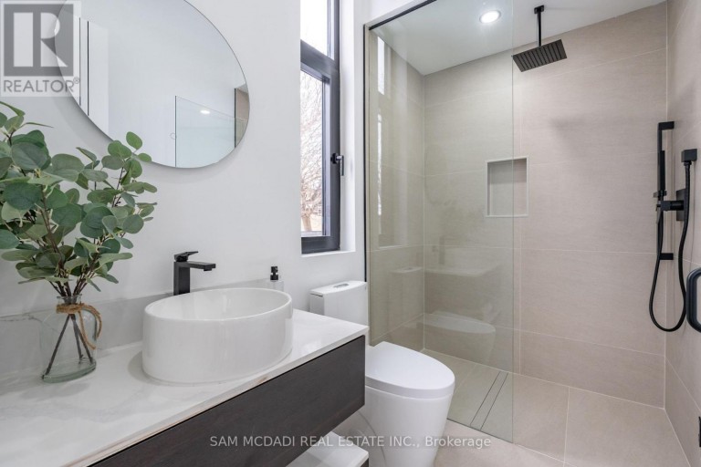 468 SAVILLE CRESCENT, Oakville (WO West), Ontario, L6L3V1