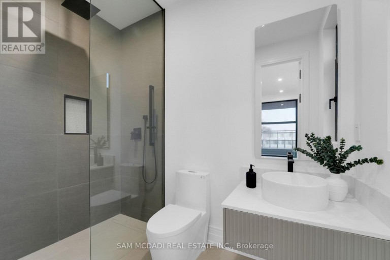 468 SAVILLE CRESCENT, Oakville (WO West), Ontario, L6L3V1