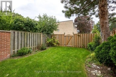 10 NEWING COURT Ajax (South East) Ontario photo 4