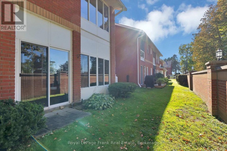 301 - 1 SHERWOOD STREET, Kawartha Lakes (Bobcaygeon), Ontario, K0M1A0