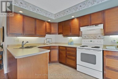 301 - 1 SHERWOOD STREET Kawartha Lakes (Bobcaygeon) Ontario photo 7