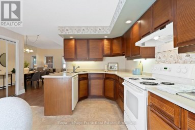301 - 1 SHERWOOD STREET Kawartha Lakes (Bobcaygeon) Ontario photo 8