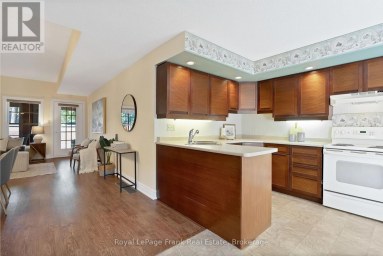 301 - 1 SHERWOOD STREET Kawartha Lakes (Bobcaygeon) Ontario photo 9