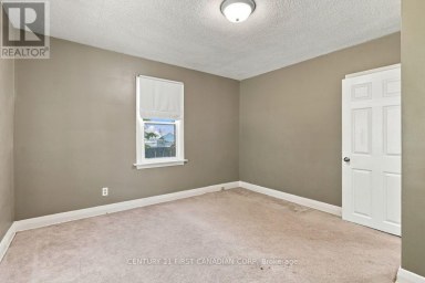 407 BOLER ROAD London South (South K) Ontario photo 22