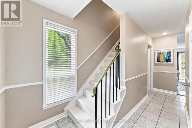 61 - 1270 GAINSBOROUGH DRIVE, Oakville (FA Falgarwood), Ontario, L6H2L2