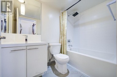 TH108 - 5 VALHALLA INN ROAD Toronto (Islington-City Centre West) Ontario photo 21