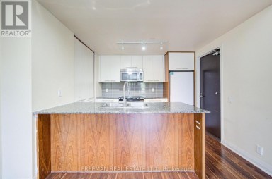 TH108 - 5 VALHALLA INN ROAD Toronto (Islington-City Centre West) Ontario photo 9