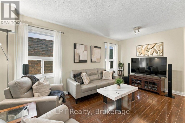 69 SCARFAIR PATHWAY, Toronto (Malvern), Ontario, M1B4G2