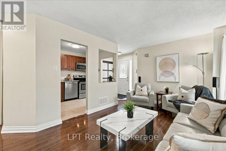 69 SCARFAIR PATHWAY, Toronto (Malvern), Ontario, M1B4G2