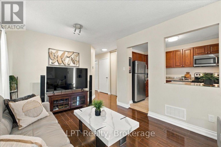 69 SCARFAIR PATHWAY, Toronto (Malvern), Ontario, M1B4G2