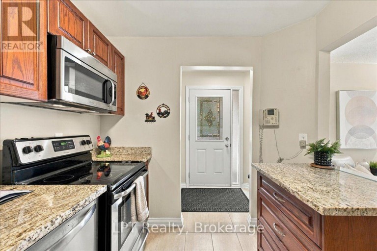 69 SCARFAIR PATHWAY, Toronto (Malvern), Ontario, M1B4G2