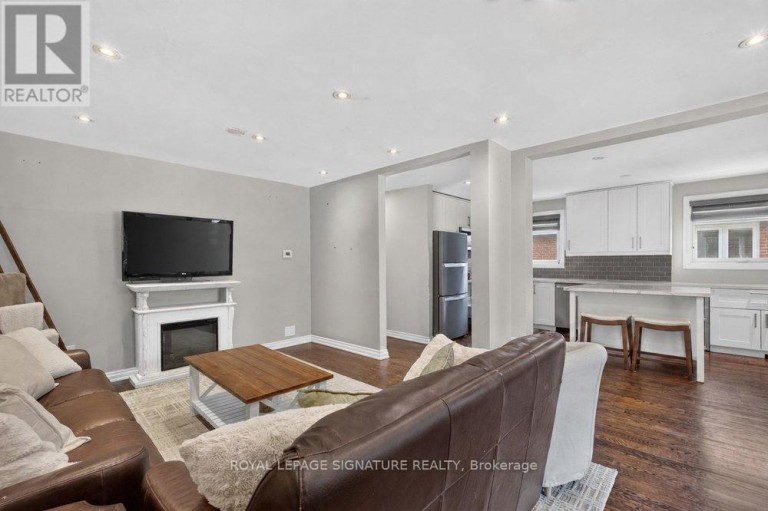 439 GINGER DOWNS, Mississauga (Mississauga Valleys), Ontario, L5A3A8