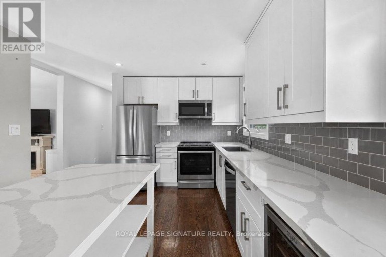 439 GINGER DOWNS, Mississauga (Mississauga Valleys), Ontario, L5A3A8