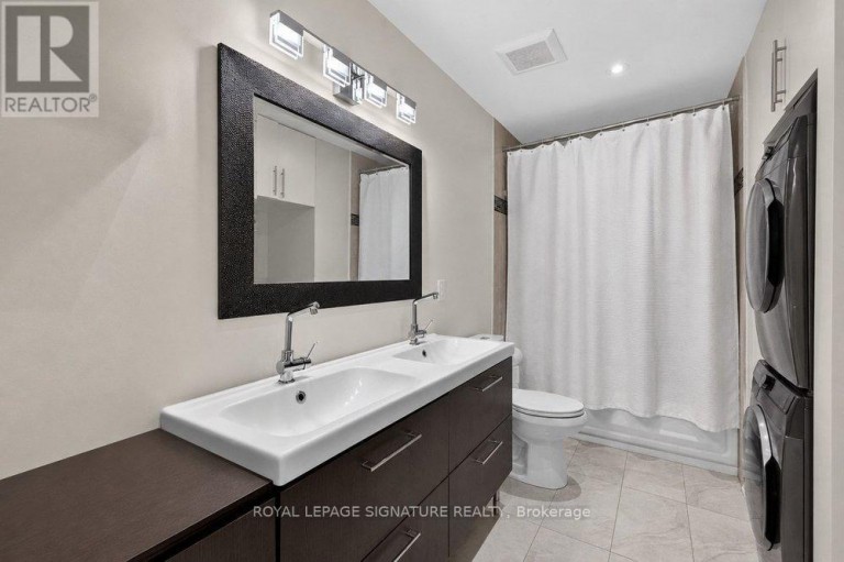 439 GINGER DOWNS, Mississauga (Mississauga Valleys), Ontario, L5A3A8